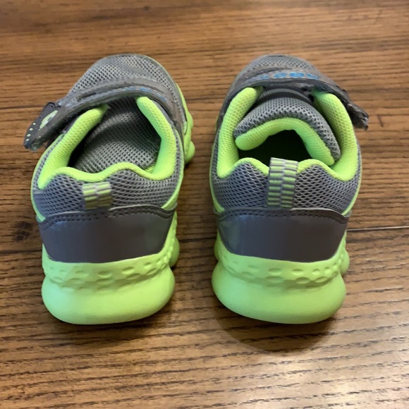 Toddler Sneakers - Picture 4 of 6